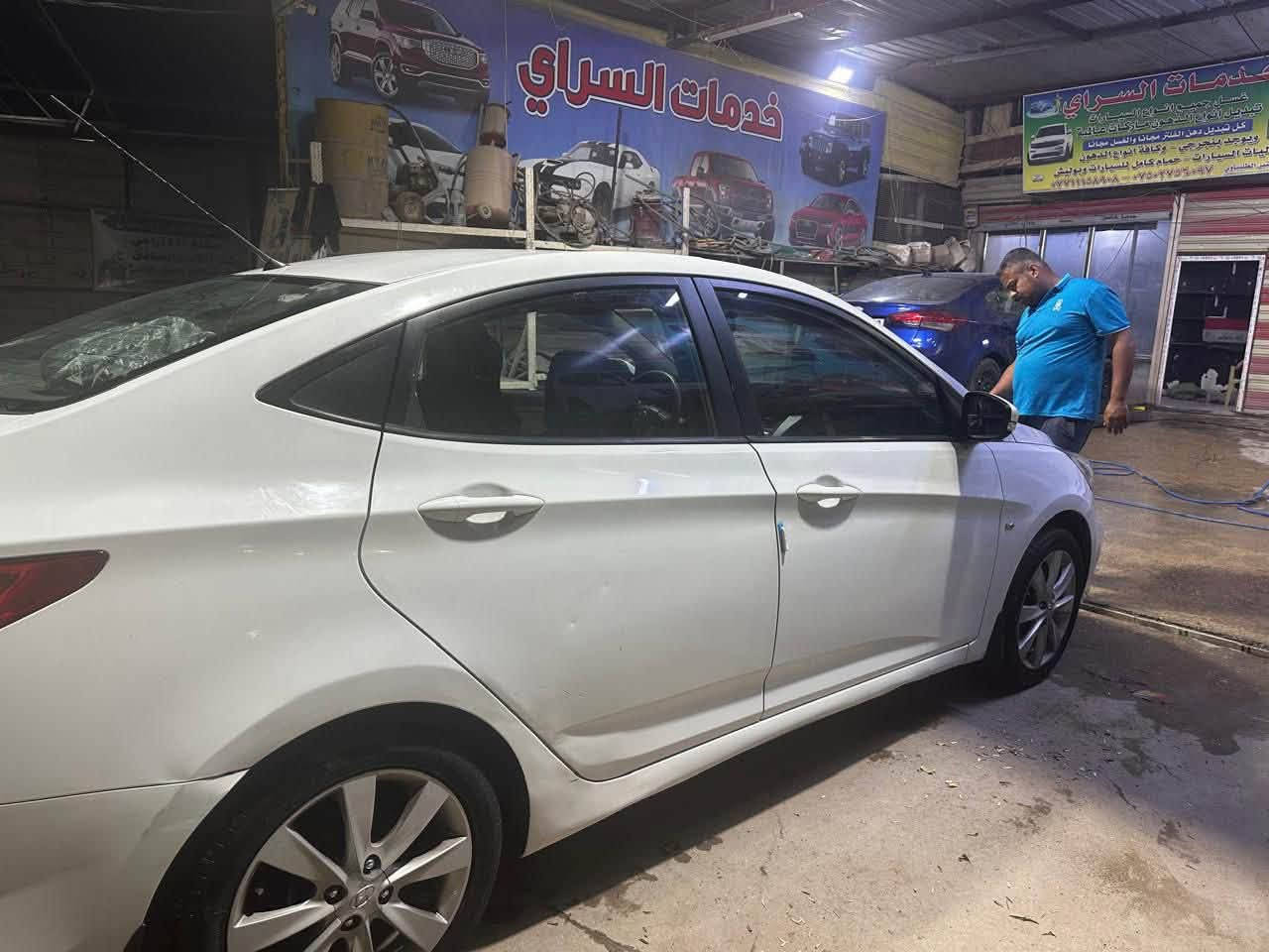 اكسنت مديل ١٢ فول للأخير 
ضرره فقط جاملغ و مباوك بل باب بدون معجون فقط رش 
السياره ١/١ ماكو داعي اكتب موصفاته 
سعره ٩٧ بيه مجال 
رقمي 
***********
