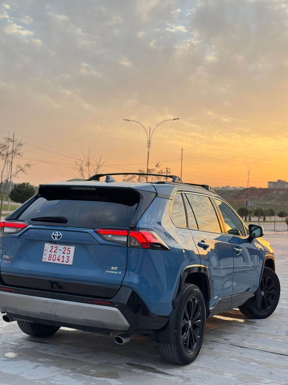 وصول الجديد رافور بلاك ان SE فول مواصفات 
لون مميز
رقم السيارة : بدون رقم يترقم شمالي 
موقع السيارة : اربيل
نوع السيارة رافور Rav4 
موديل السيارة : 2023 
المسافة المقطوعة: 21.000 ميل 
محرك بانزين وهايبرد وكهرباء
303 حصان 🐎 
تفويله شحن يمشيك 100 كيلو 

مواصفات: SE PRIME 

بصمة تشغيل 
بصمة ابواب 
مقاعد كهربائي 
تشغيل عن البعد 
مقاعد خزن وضعيات جلوس 
مقاعد تدفئة 
مقاعد تبريد 
مقاعد خلفية تدفئة 
سلايت فتحة سقف
صندوك كهربائي 
وضعيات قيادة . ايكو . نورمال . سبورت 
رادار نقطة عمياء 
رادار مانع تصادم امامي 
رادار خروج عن المسار 
رادار خلفي 
شاشة كبيرة 
المركبة دفع رباعي 4*4 فور ويل 
لايت اوتو LEDزينون دبل نشرة LED 
تبريد قطعتين 
نظام اوتو هولد 
نظام اوتو ستوب
تحكمات تحديد السرعة 
اوامر صوتية  
بريك كهربائي 
تراكشن مانع انزلاق
حساس مطر 

ملاحظات: سيارة فقط جملغ امامي صبغ  

 رقم شاصي : 4T3T6RFV1PU125744

 السعر 228$ 

للاستفسار 

*********** واتساب كورك مكان عقره أربيل, العراق
