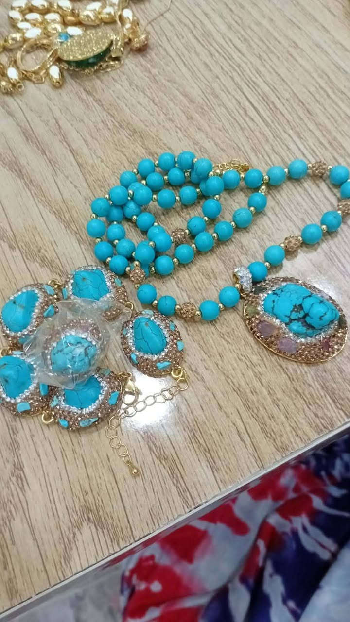 السلام عليكم احجار كريمة اصليه نحاس مايكشف مراسله واتساب***********
