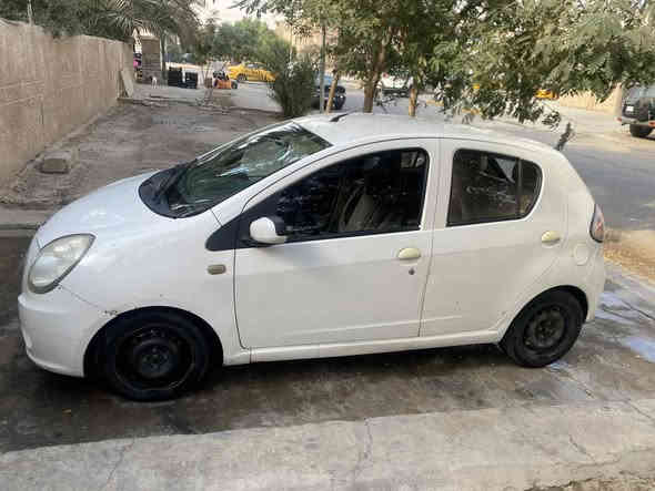 السلام عليكم 
باندة موديل 2012 للبيع 
بيهة باب السياق مبدل فقط 
رقم جديد انكليزي 
السعر ٤٨ورقة وبيهة مجال
العنوان بغداد  

***********
