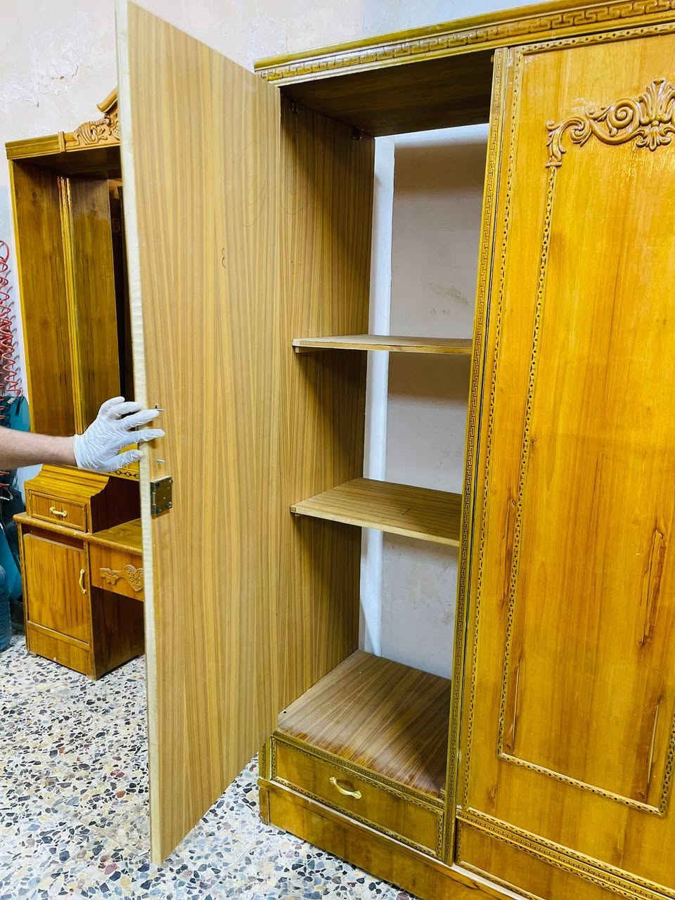 غرفه صاج عࢪاقي مستخدام 
غرفه4/ابواب 📌
السعر 480
نضافه 80/💯 
معا نقل فقط داخل بغداد 
واتساب ***********
