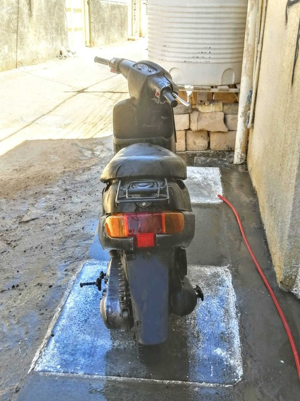 السلام عليكم 
للبيع دراجه بطه موديل 2003 
السعر 175 وبيه مجال المكان حي العباس لفرع الاول 
***********
