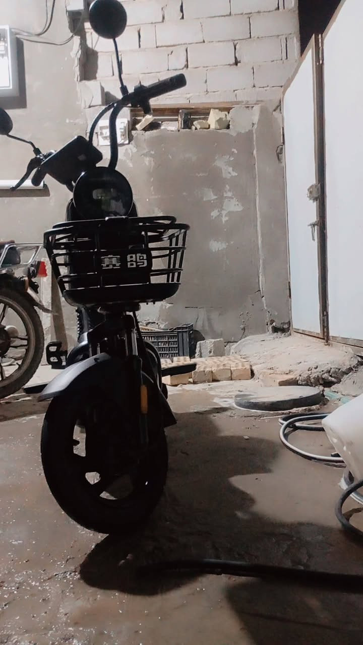 سلام عليكم باسكل شحن لبيع نضافه 90 بل 100 صاله شهرين من طالع من المعرض مكاني كربلاء  الحولي السعر خاص سعره مناسب اليحب يتصل عل هذه الرقم وبيكم خير ودلوو ***********
