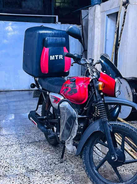 بوكسر جبلي مديل 24 سنويه ورقيه 
مرقمه أربيل جديده كلش الله شاهد مكينه ما بيها أي عيب مكينه نضيفه وشاصي وكشر ما مطخوخ الدراجه هاملها ملتهي بغير شي
شغلت بيها دلفري اسبوع واحد وبطلت عفتها بعد 

السعر 3،150 وبيها مجال 

بعدهي بأسم الشركه ما مطلوبه درهم واحد بس ما متفرغ الها حته احولها 

للأستفسار واتساب فقط 

***********

العنوان :- بغداد - الطالبيه - فلكة 83
