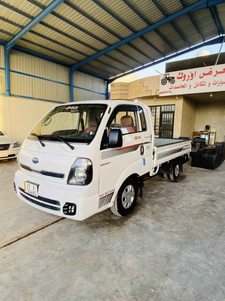 الله بسم الله الرحمن الرحيم
السلام عليكم للبيع كيه موديل 2015 رقم واسط  دولي السياره كفاله عامه كير محرك اكسن سبير مانازل المكان واسط الزبيديه ‭٠٧٨٦ ٨٢٧ ٢٨٤٩‬
