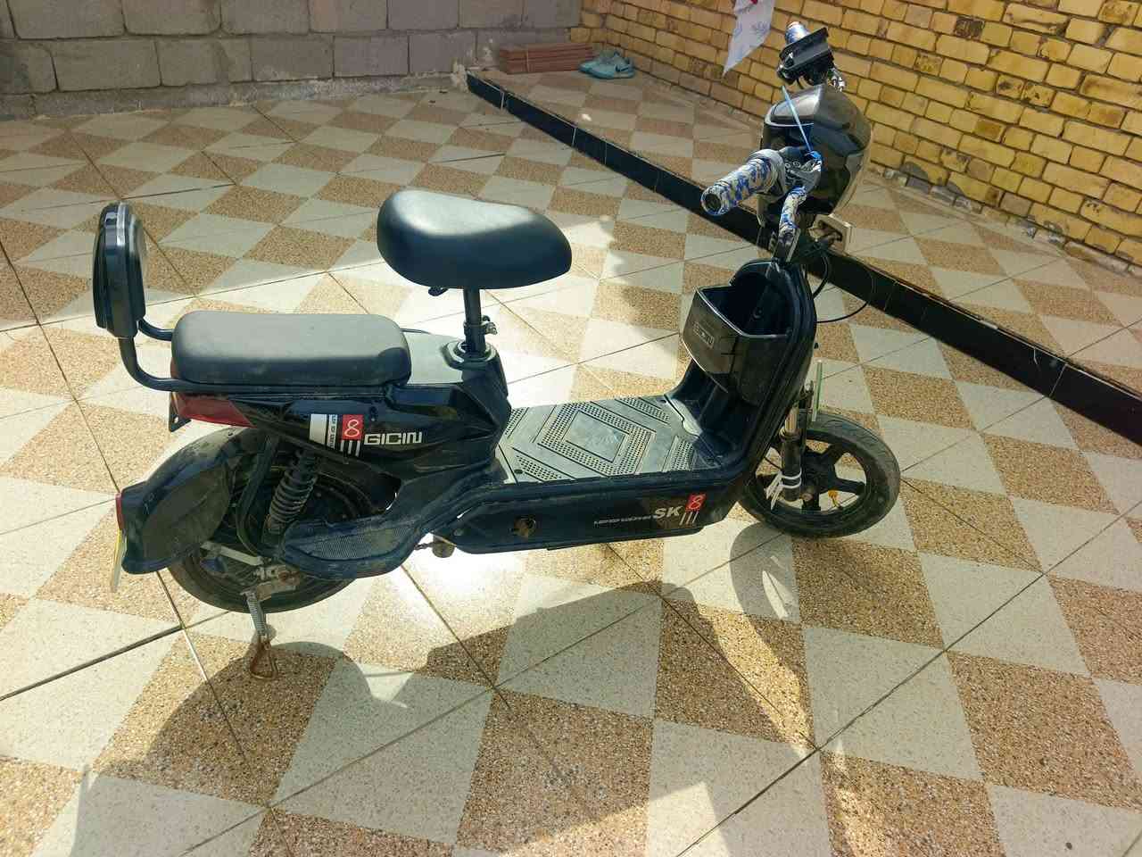 دراجه شحن للبيع نضيفه كلش جاهزه بيها بس  بنجر مكان ناصريه لاستفسار ‏‪***********‬‏
السعر خاص 🫶🏻
