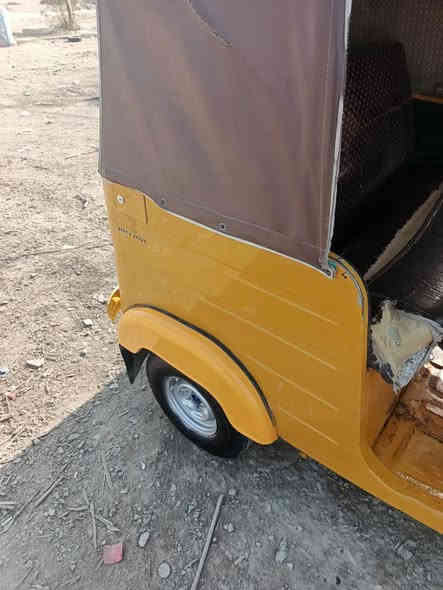 سلام عليكم تكتك 20شهر 12سعره سته وربع ***********
