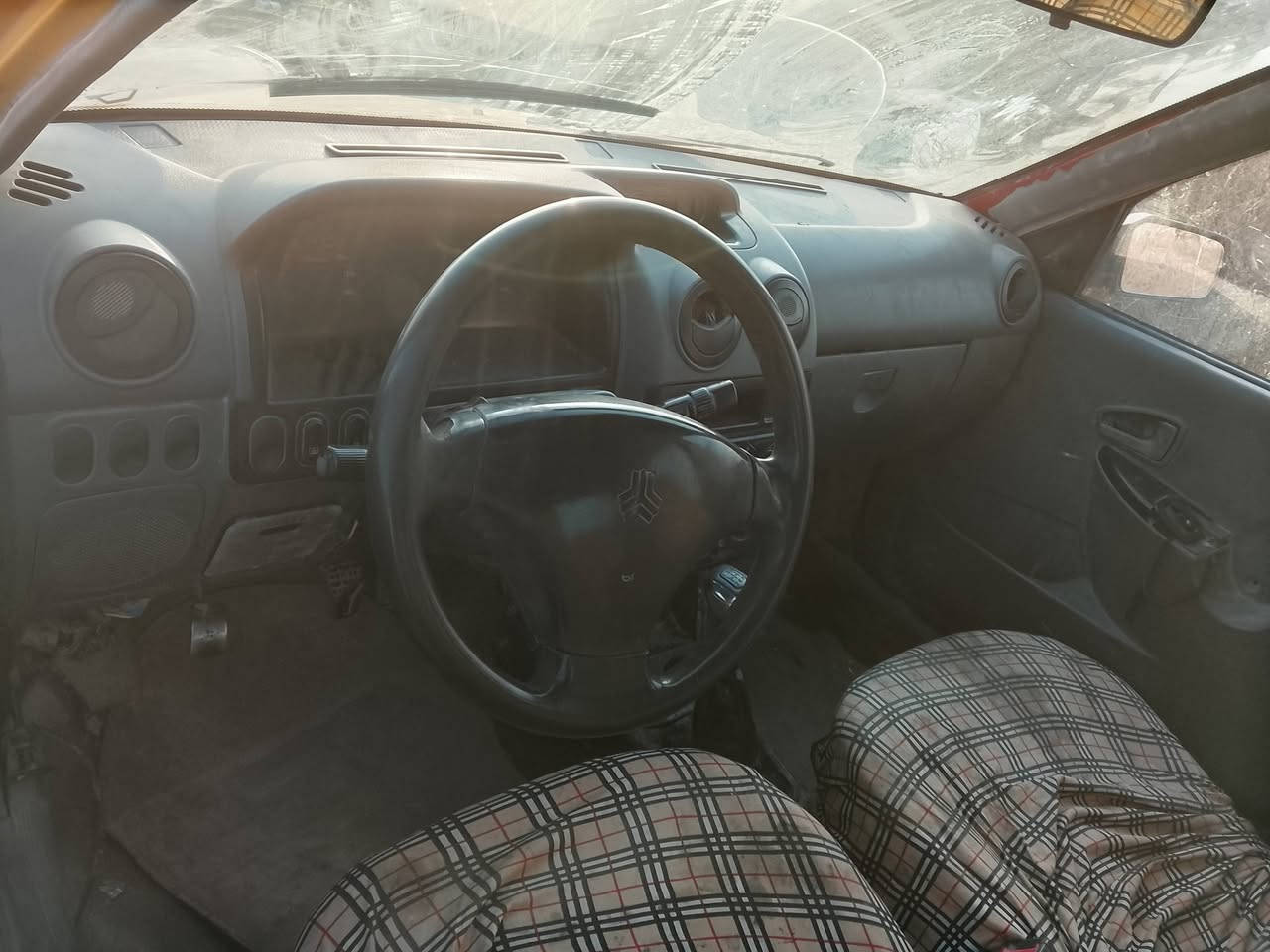 السلام عليكم سياره سايبه للبيع م 12 رقم بغداد صدامي بدون راعي مااندله سنويه ضايعه بيها واجهيه مكينه بيه تبخير كير الرابع يفلت ابيع كوم حديد كوم حديد أتعهد من سرقه وعشائر السعر 8 ورقات وبيها مجال قليل مكاني بغداد اليوسفيه الشراي يتصل واني خادمك ***********
