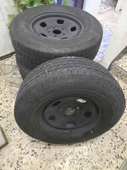 السلام عليكم 
تخم تاير مع الويل قياس 17
كوديير امريكي انتاج 23 نظافة 75 %
السعر 400.000 الف دينار 
للتواصل ***********
