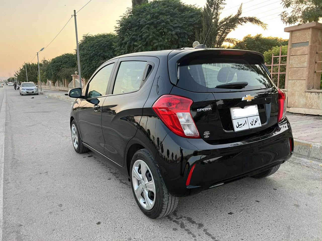 شۆڤرۆلێت- سپارک 
مۆدێل ٢٠٢٠ ڕەنگی ڕەش
بێ بۆیاغ
بێ ئێرباگ
تەنھا ١٧٠٠٠ میل رۆیشتوە
سەیارەیەکی تا بڵێی پاک و بێ مەسرەفە.
یەک تۆز سارد و دوو پەڵەی زۆر بچووک pdr ھەیە وەک لە وێنەکان ئاماژەی پێکراوە.
نرخ: ٩٧ وەرەقە و مەجالێکی کەم
پەیوەندی : *********** رانية, السليمانية
