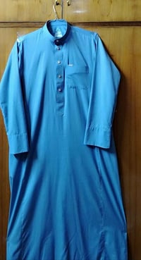 دشداشة مامستخدمة فصال قياس 58 الى 59 اللون ازرق مقلم السعر 30 وبيهة مج...