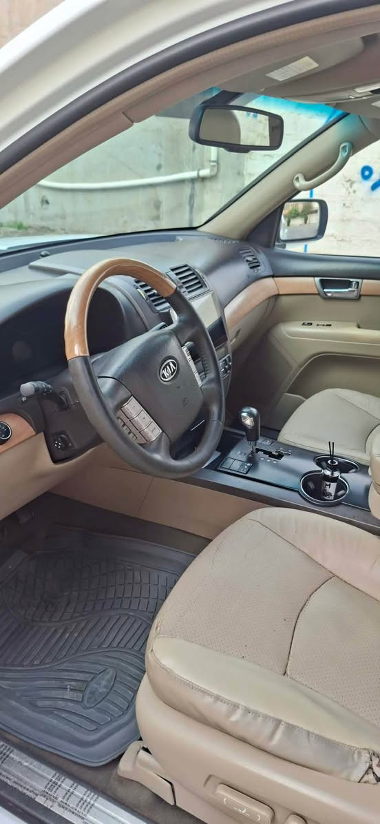 كيا موهافي موديل ٢٠١٣ فول فول مواصفات سلايت بصمه جلد 4×4 ثلاجه بخاخ 7 راكب تبريد مركزي ماشي 2013 الف محرك مامفتوح شرط گير كهربائي شرط جديد بدون صبغ كلين
سعر ١٥٥$ 
اتصال 📞 واتساب *********** أربيل, العراق
