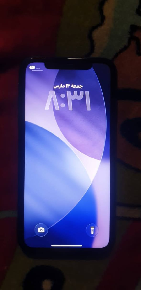 السلام عليكم 
ايفون 11 عادي لون اسود 
جهاز نضيف 
الذاكره 128 
البطاريه 81
بس الشاشه امبدله اصليه مال تفصيخ 
السعر 200 
العنوان رابرين 
الرقم ***********
