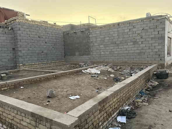 قطعه زراعي 150 متر بسديناويه بشارع المثلجات(شارع المستوصف) قريبه ع تبليط 
تتوفر جميع الخدمات كهرباء وماي ومجاري 
وقريبه على المدارس والمستوصف
السعر 18 
 الاتصال ***********
