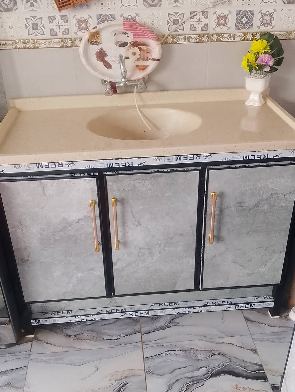 السلام عليكم كاونتر لل بيع تزكام السنك مرمر ***********
