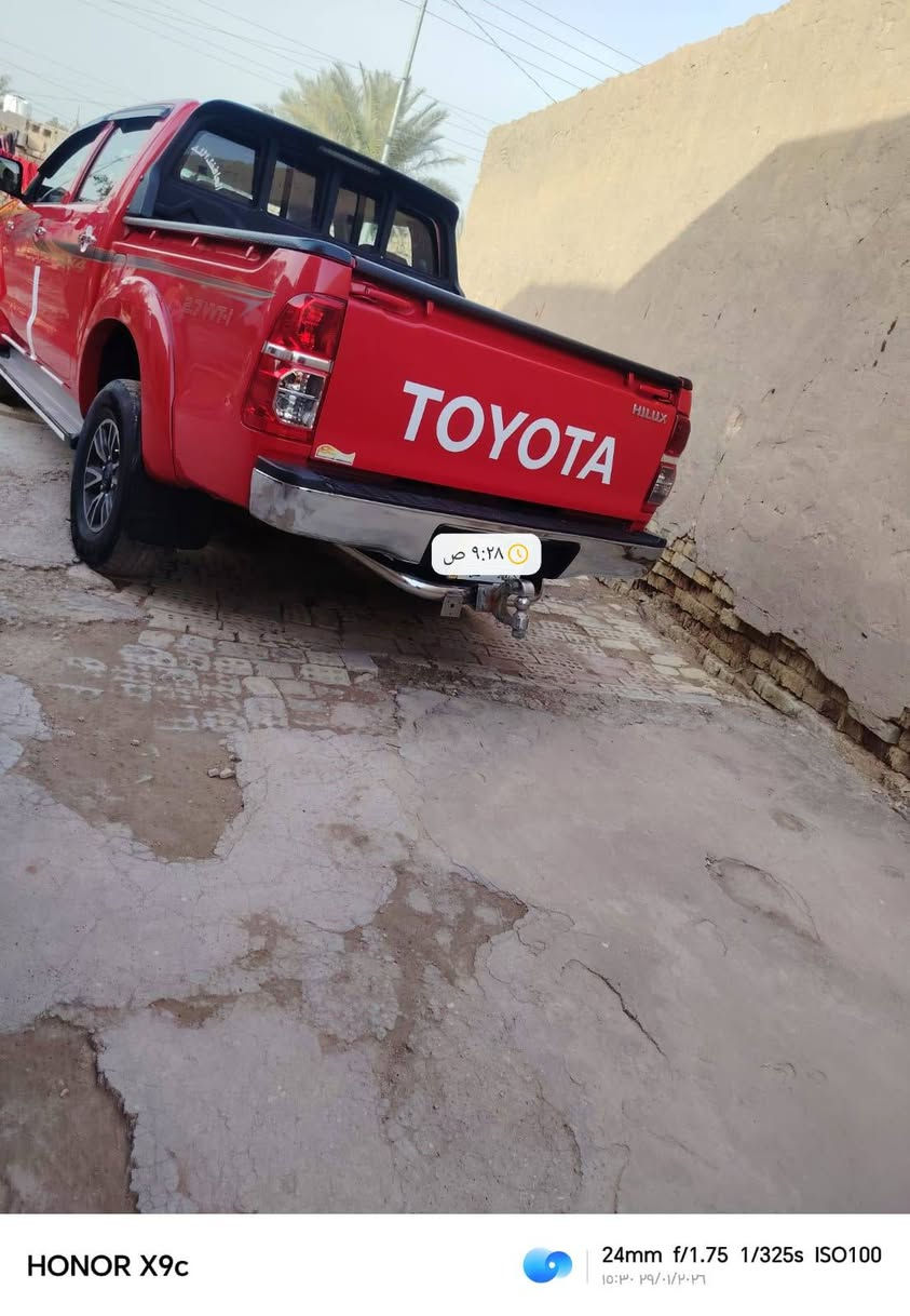 سلام عليكم
هايلوكس 2014 فورويل كويتي رقم بغداد شبه مميز

مكفوله ماعدا شبر بارد بالچاملق الخلفي

العنوان بغداد سعر 235 وبيها مجال

***********
