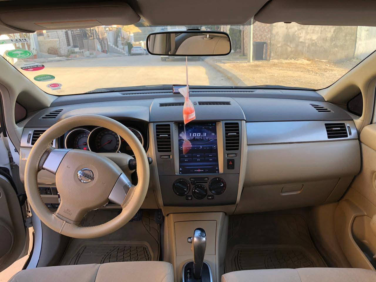 نیسان تیدا 2008 سپی بەفری 
بێ بۆیاخ نمونەی تیدا دانسقە 
سەنەوی 2029تایە لۆک
هیچ مەسرەفێکی تێدانیە 
تەقەو ڕەقەی بەشەرت 
کامل کارەبای مەزبووتە 

سـعـر : لە کۆمێنت داوابکە ڕاستەوخۆ بۆت دێت 📥 

گێروو مەکینەی نەکراوەتەوە 
230هەزارڕۆشتوە 

ژمارەی موبایل 
***********
