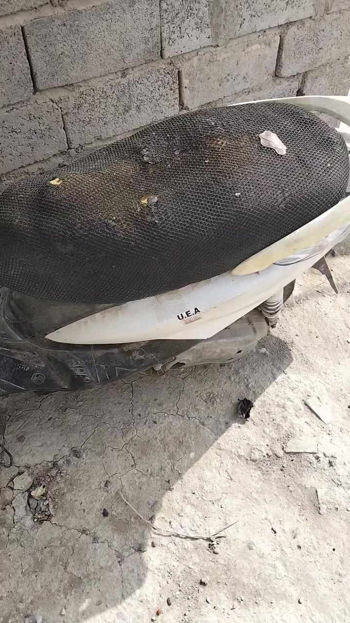 دراجة ثعلب للبيع ب200 وبيها مجال
بس الدراجة طفت بانزين وبعد ماشتغلت مكان بغداد الشعلة للاستفسار اكثر ***********
