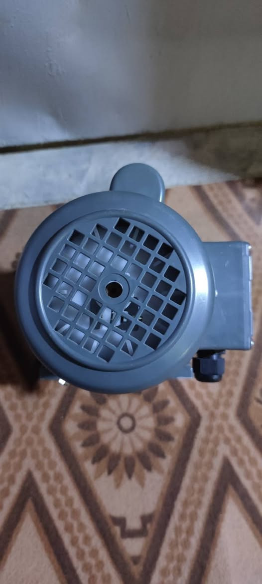 السلام عليكم ماطور مع گير بوكس صيني باله غير مستخدم السعر 175 عنوان بغداد.


**إذا كنت صاحب هذا الإعلان وتريد حذفه لأي سبب، رجاءا أرسل رسالة إلى الدعم الفني**