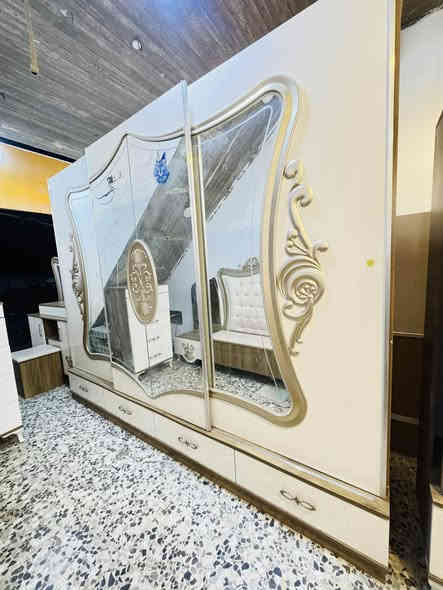 غرفه نوم تركي تخبل نضافه فول نضام سلايت تخبل نضيفه كلش 9قطع السعر575 عنواني النجف حي الميلاد شارع المزرعه سيد علي***********
