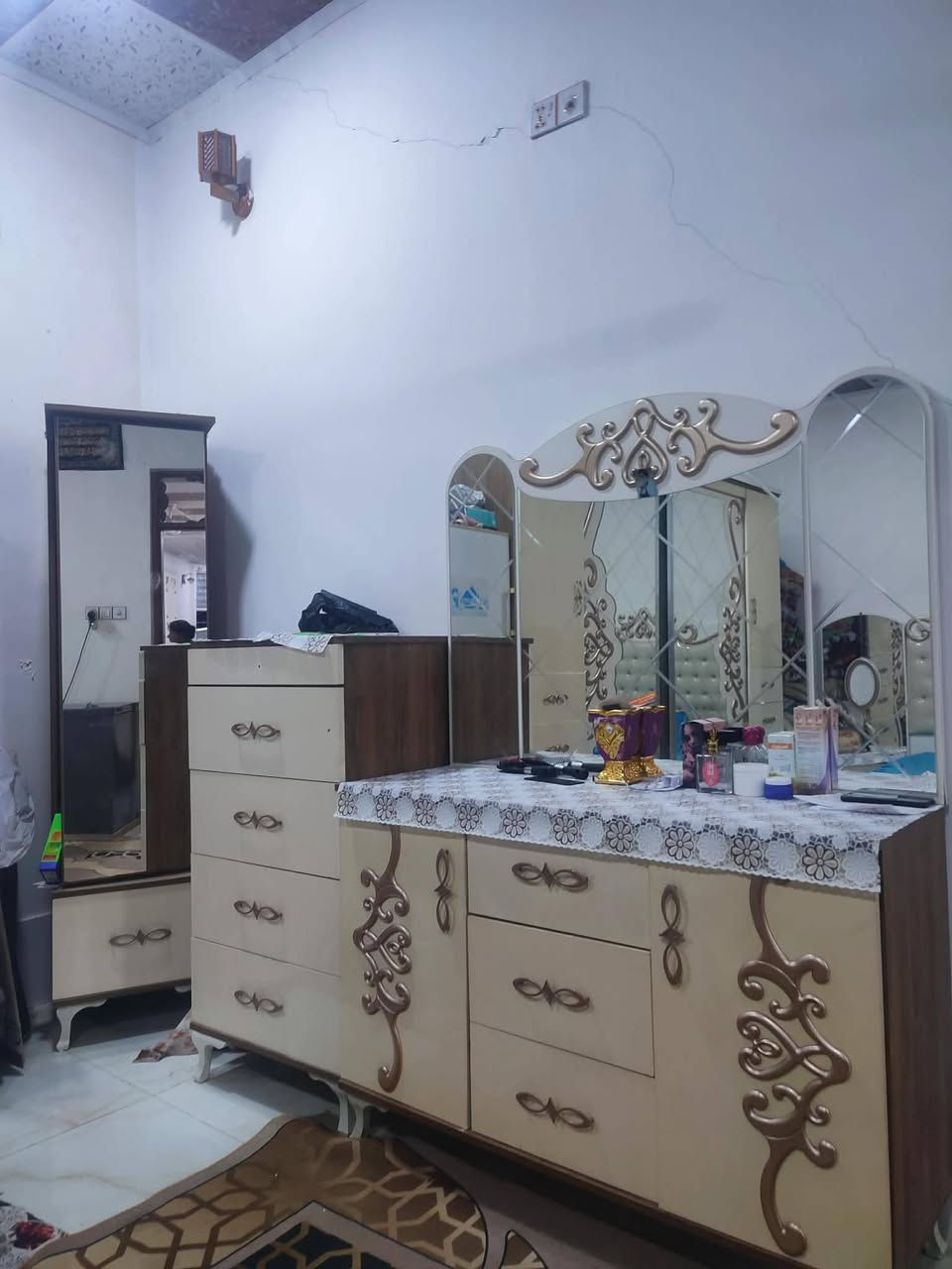 #غرفه للبيع  السعر 300النظافه #واظحه نوعيه زينه لباقي تفاصيل الرقم خاص 
#عنوان نجف كوفه قرب مسجد السهله


**إذا كنت صاحب هذا الإعلان وتريد حذفه لأي سبب، رجاءا أرسل رسالة إلى الدعم الفني**