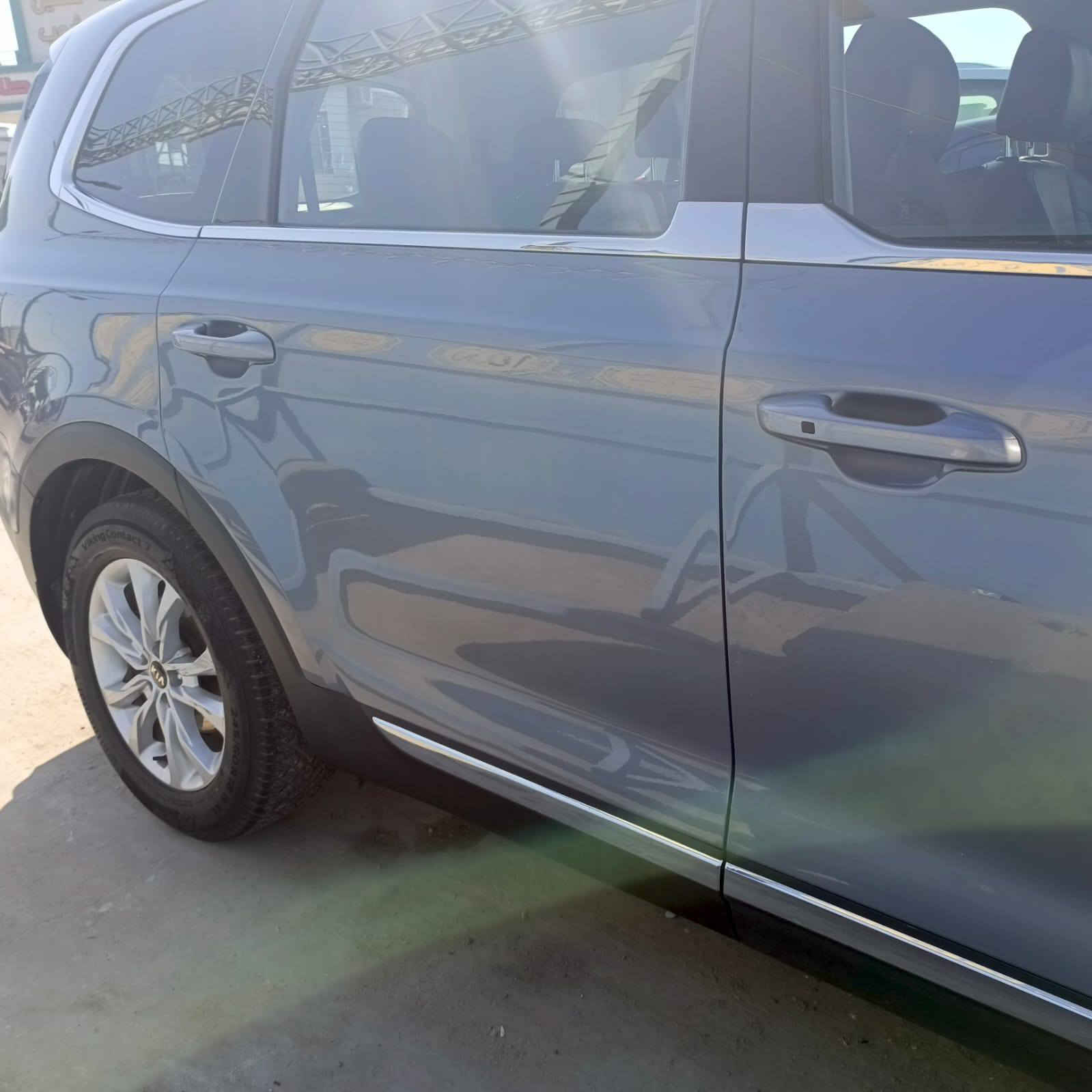 سلام عليكم
سيارة كيا تلورايد للبيع 
اللون رصاصي بحري
الموديل 2021
الفئة LX
المساحة المقطوعة 80 الف كيلو
الحادث جاملغ وبنيد متبدلات
بيه باب خلف الراكب حادث في العراق  التصليح درجة أولا 
مواصفات ومميزات السيارة 
سايد بريك بصمة 
حساسات خلفية 
رادار امامي 
مانع انزلاق 
تشغيل عن بعد
وبقية مواصفات معروفة لهذه الفئة
رقم بغداد مشروع وطني
السيارة موجودة في البصرة 
السعر 240 ورقة وبيه مجال 
الإتصال على الرقم 
***********
