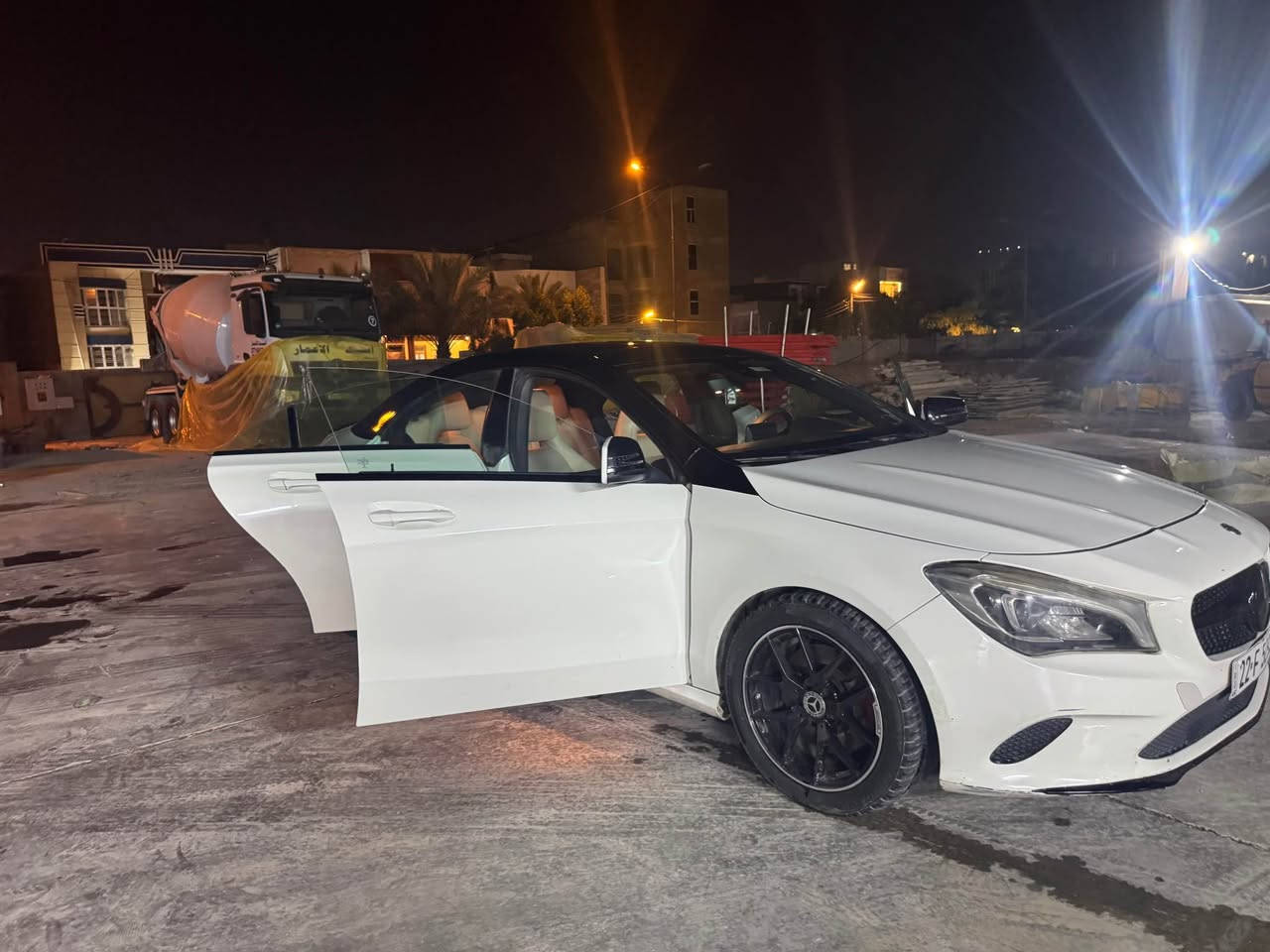 السلام عليكم شبابنا الطيبين مرسيدس شبابيه CLA250 فورماتك موديل 2018  ماشيه 108 الف كم رقم اربيل هزه وفحص صالح لغاية شهر الثامن سنويه جديده باسمي تحويل مباشر  مواصفات فوول ميحتاج اكتبلك جريده  فوول السياره محرك 2000T  وارد داخله كليين للعراق هنا صار بيهه صبغ باب وجاملغ خلفي ايمن اثر شخط بدون  دواخل  السياره جاهزه   كير محرك تبريد كله جديد بيع او مراوس حسب القناعه والسعر المطلوب 150$ ومكانه بغداد حي العدل  واي استفسار ثاني *********** بغداد, العراق
