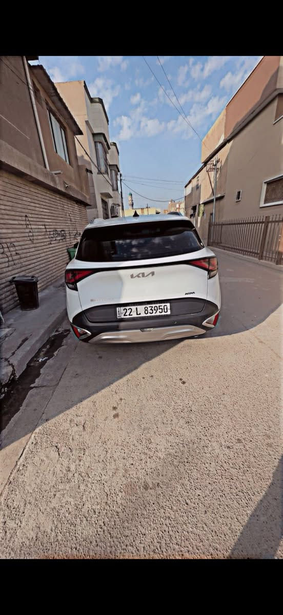 إسلام وعليكم سبورتج 2024 السياره مكفوله على وضع الشركه فول عدا الفتحه ماشيه 27الف بيها بس رصعه بسيطه بل دعاميه خليجيه السياره
بعده علا وضع الشركة
رقم ***********
السعر 217
