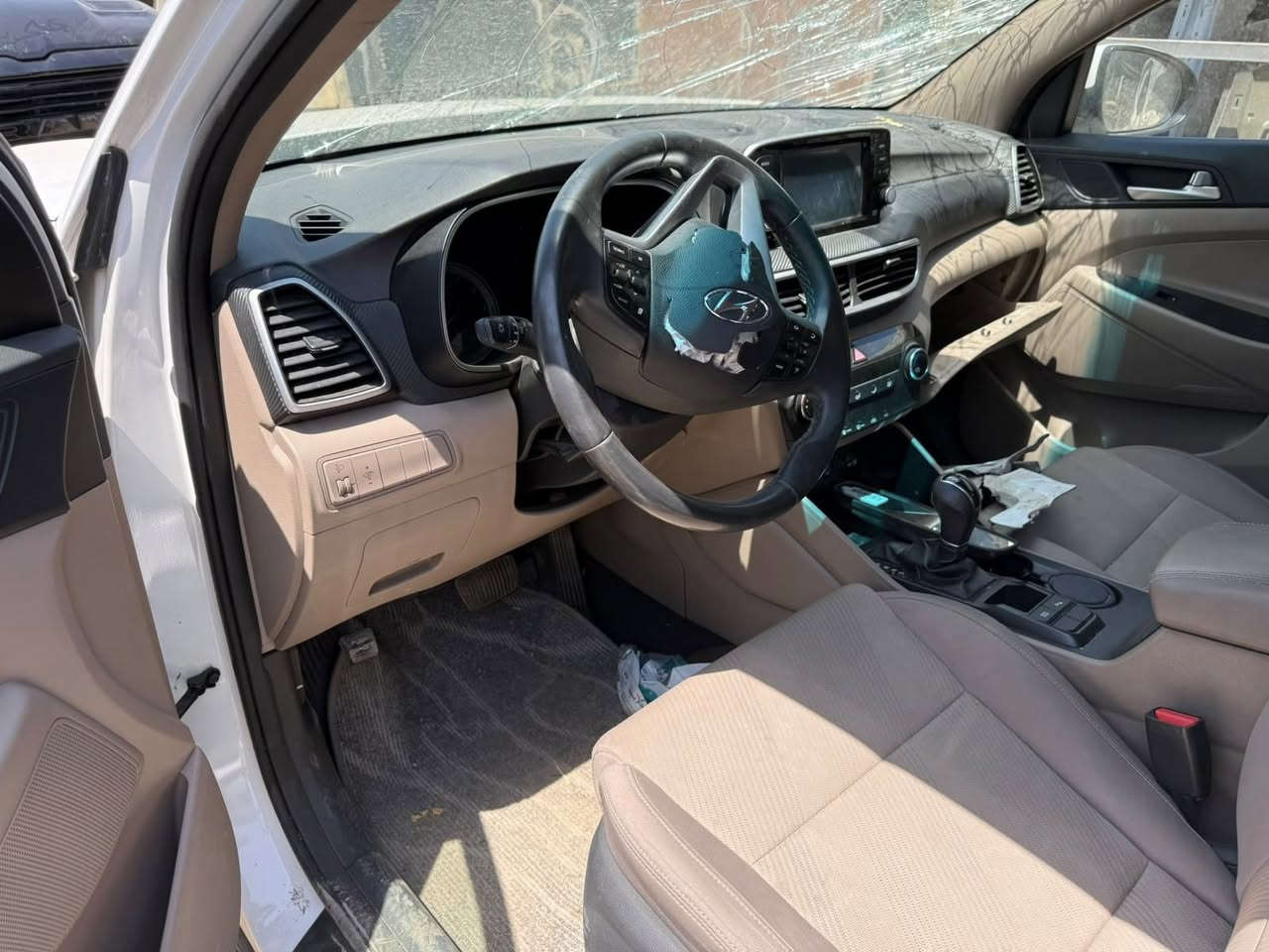 السلام عليكم للليع هونداي توكسان خليجيه  موديل 19رقم بغداد شرط تحويل ماشيه 36ابيع عل حادثه فول موصفات من عده بنرامه  مكاني بغداد سعره 113 ورقه بيه مجال حك جيه     شراي ‭0781 997 0321‬ مكلف بل   نشر سابقن كفاله عامه اعتذر عل مراوس غير متواجد عل فيس
