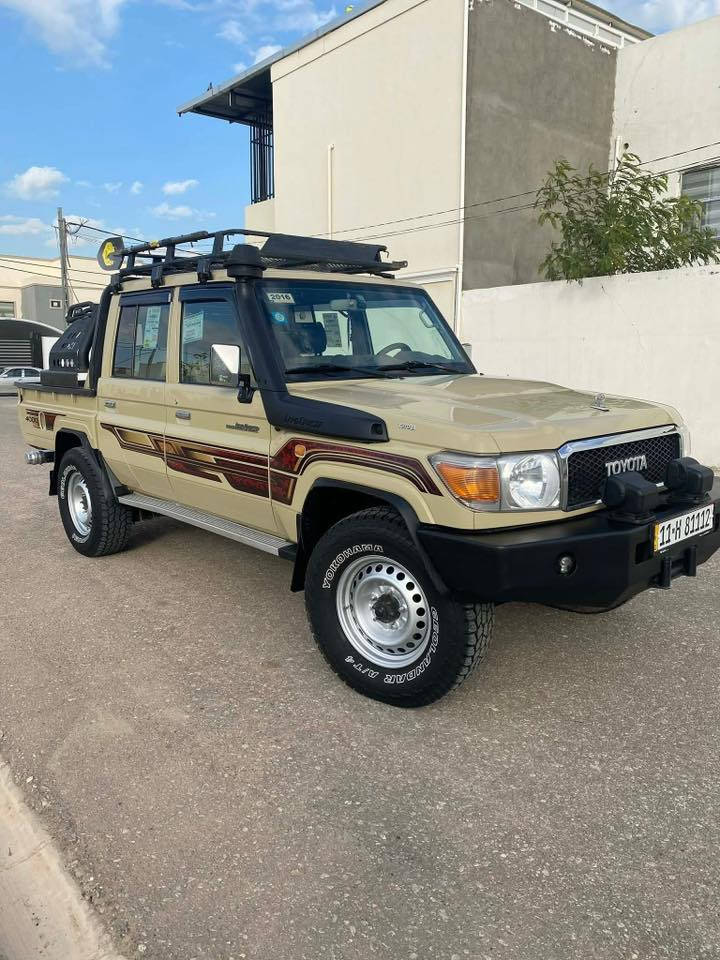 لاندكروز شاص 2016 كارتون كفاله عامه بانزين 6سلندر دبل باتري بلادي رقم بغداد دولي  
ماشي اصل ومشروط 110 كم للاستفسار ***********
