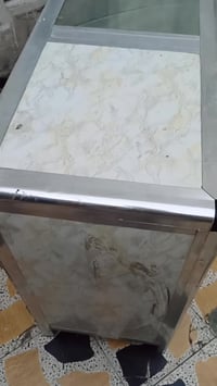 ميـز للبيع 07806337326