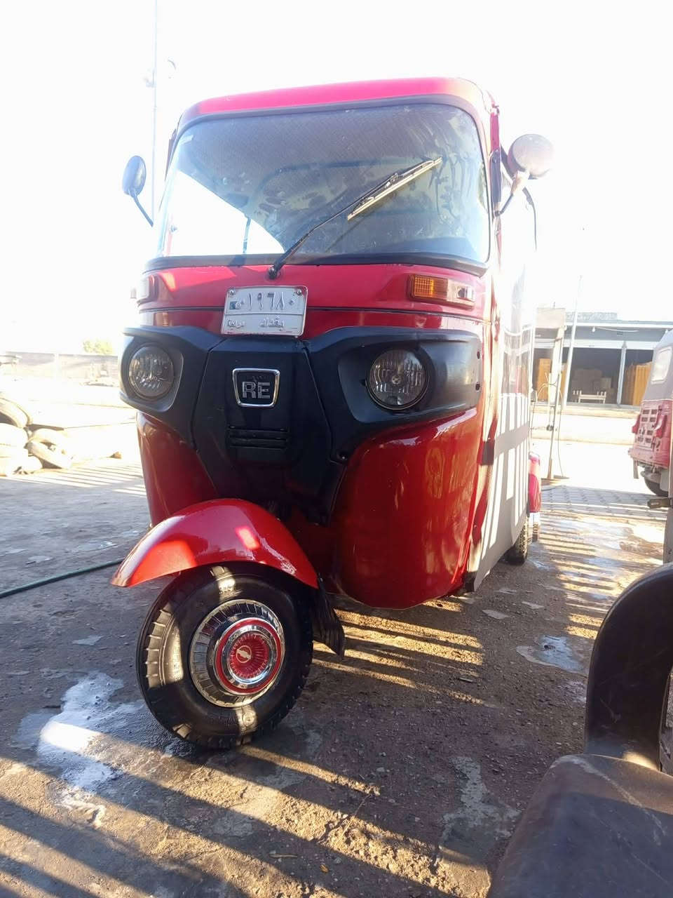 السلام عليكم تكتك 18 مرقم بغداد تحويل نفس اليوم تعمير وصبغ جديد قطرة خياس مابيها مكينه خرسه ناعمه تكتك كبل للشارع شراي يتصل مكاني بغداد حي طارق القديم ‏‪***********‬‏.  سعر 4700 وبيها مجال
