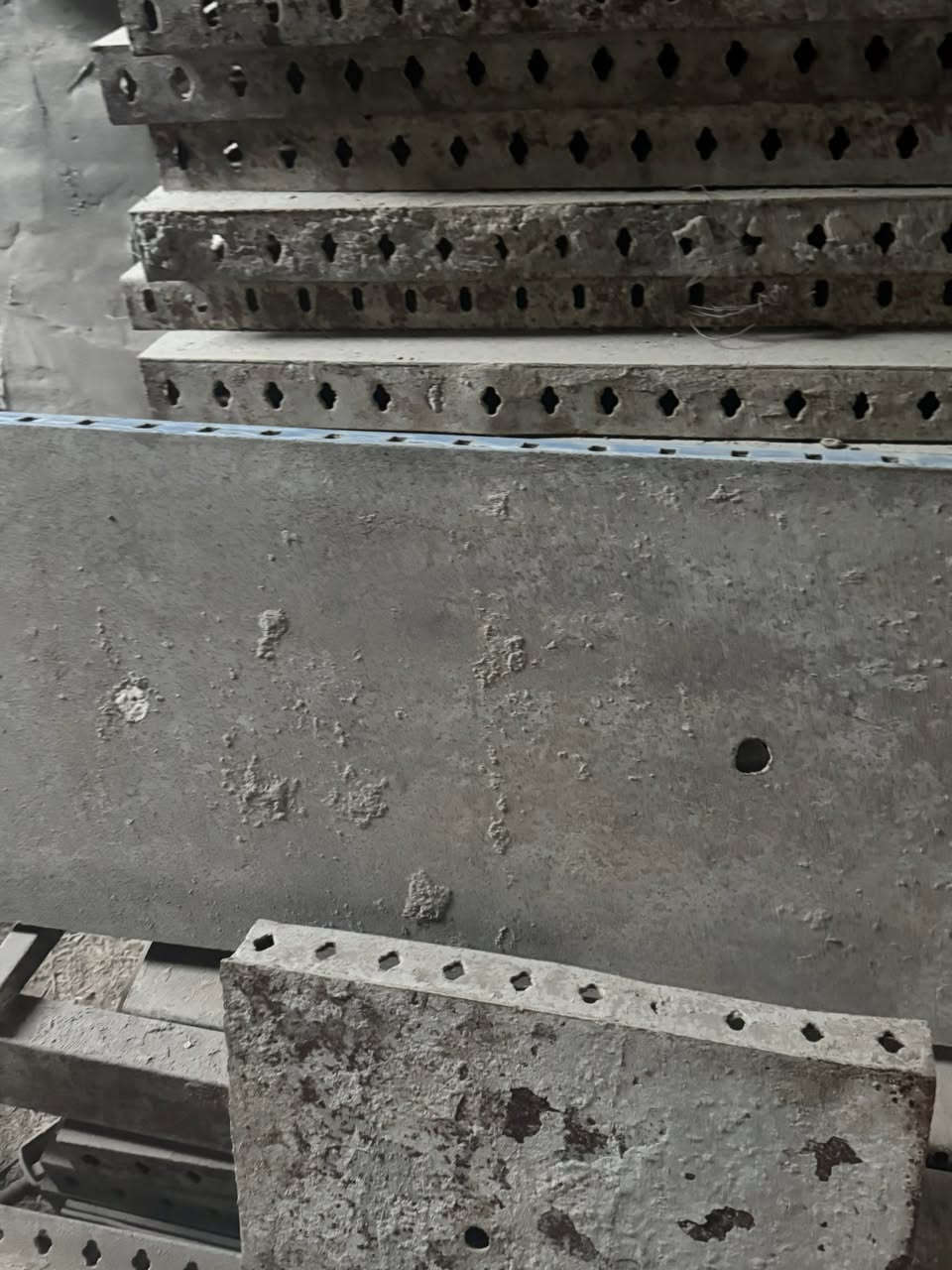 قالب حديد للصب الكونكريت مختلف القياسات للبيع في الحله .…..،***********
