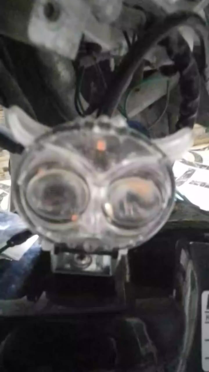 سلام عليكم دراجه بطه بس محوريله محرك مال ماكس دراجه شلعه ومعدل دبلات امامي رياضي دبل خلفي رياضي وياله مال ماكس دراجه نكره سلف  باتري جديد نقصه بس سوبايه الدراجه سعره ب 175 وبيه مجال خاص مفتوح


**إذا كنت صاحب هذا الإعلان وتريد حذفه لأي سبب، رجاءا أرسل رسالة إلى الدعم الفني**