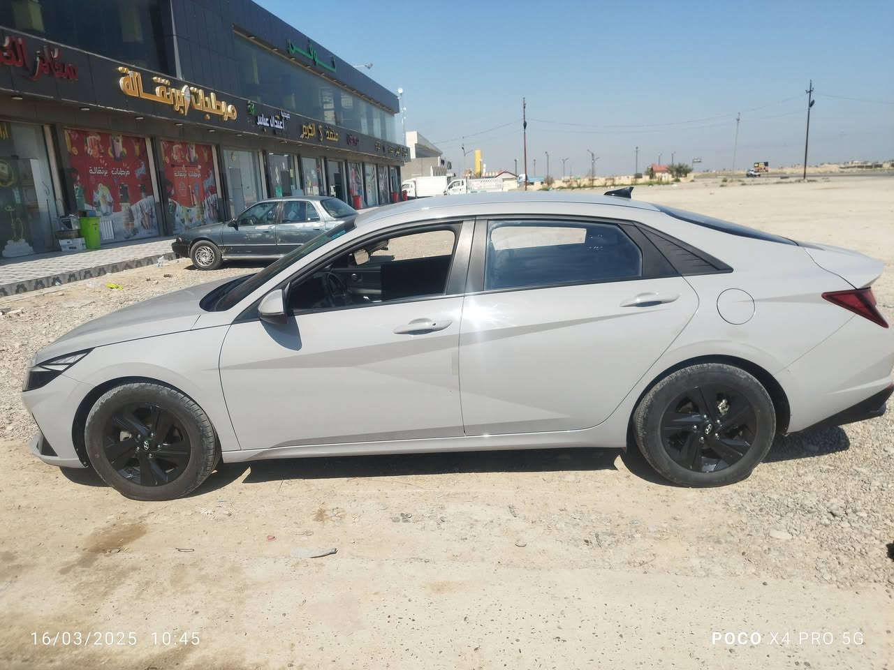 السلام عليكم .. افانتي موديل 23 ماشيه 90 الف سيارة كلش جديده محرك 1600 دبل نوزل رقم بغداد بأسمي ايرباك دركه طاك سونار موجود بيع او مراوس السعر 140 مكان السيارة تكريت ***********
