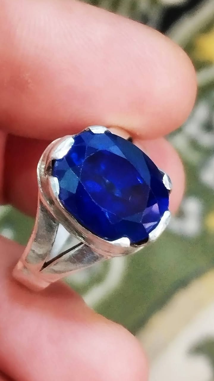 خاتم زفير حجر صافي صياغة يدوية ثقيلة قطعة تحفة 🌹🌹
العنوان بصرة


**إذا كنت صاحب هذا الإعلان وتريد حذفه لأي سبب، رجاءا أرسل رسالة إلى الدعم الفني**