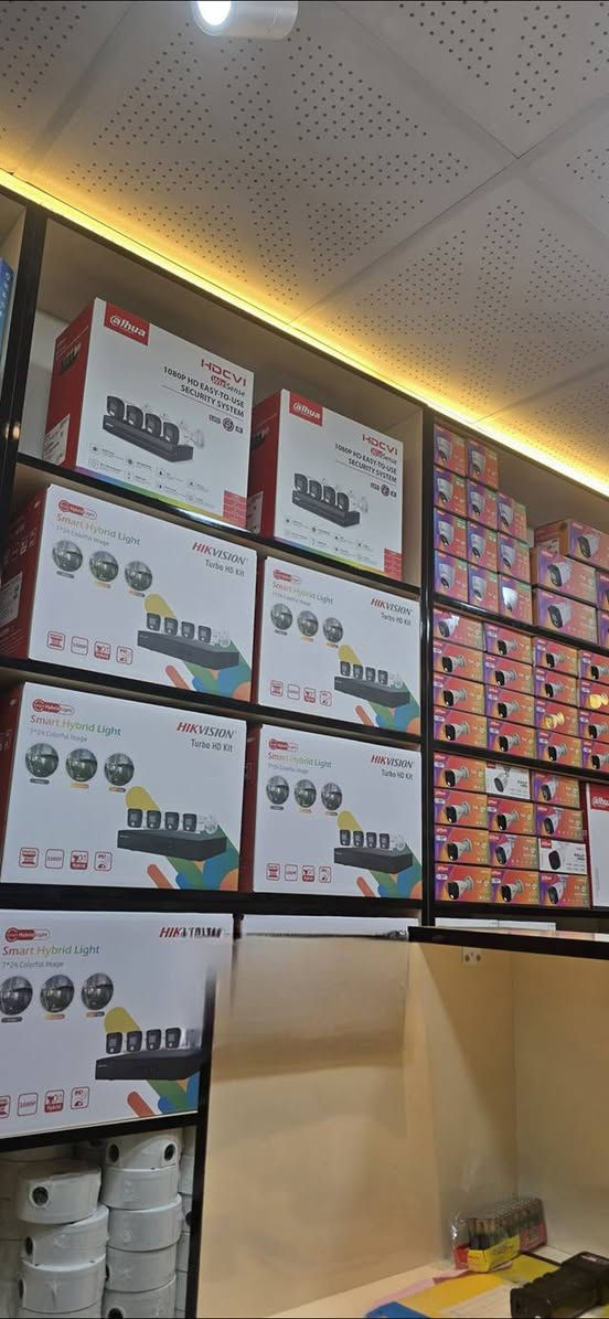 مكتب العين للكاميرات والمنظومات الأمنية 🛡️👁️
نضع أمانكم في "العين".. لأننا نهتم بأدق التفاصيل.
يعلن مكتبنا عن توفر أحدث أنواع كاميرات المراقبة والمنظومات الأمنية المتكاملة، بالإضافة إلى تشكيلة واسعة من أجهزة الراوتر الحديثة التي تضمن لكم تغطية إنترنت مثالية. 

​✅ لماذا نحن؟ 

• ​أجهزة أصلية من مناشئ عالمية.
• 
• ​ضمان حقيقي وخدمة ما بعد البيع.
• 
• ​جودة عالية تلبي طموحاتكم.
• 
​📍 العنوان: [الدوره ابو دشير  مجاور مطعم البغدادي ] 

📞 للحجز والاستفسار: [***********]
