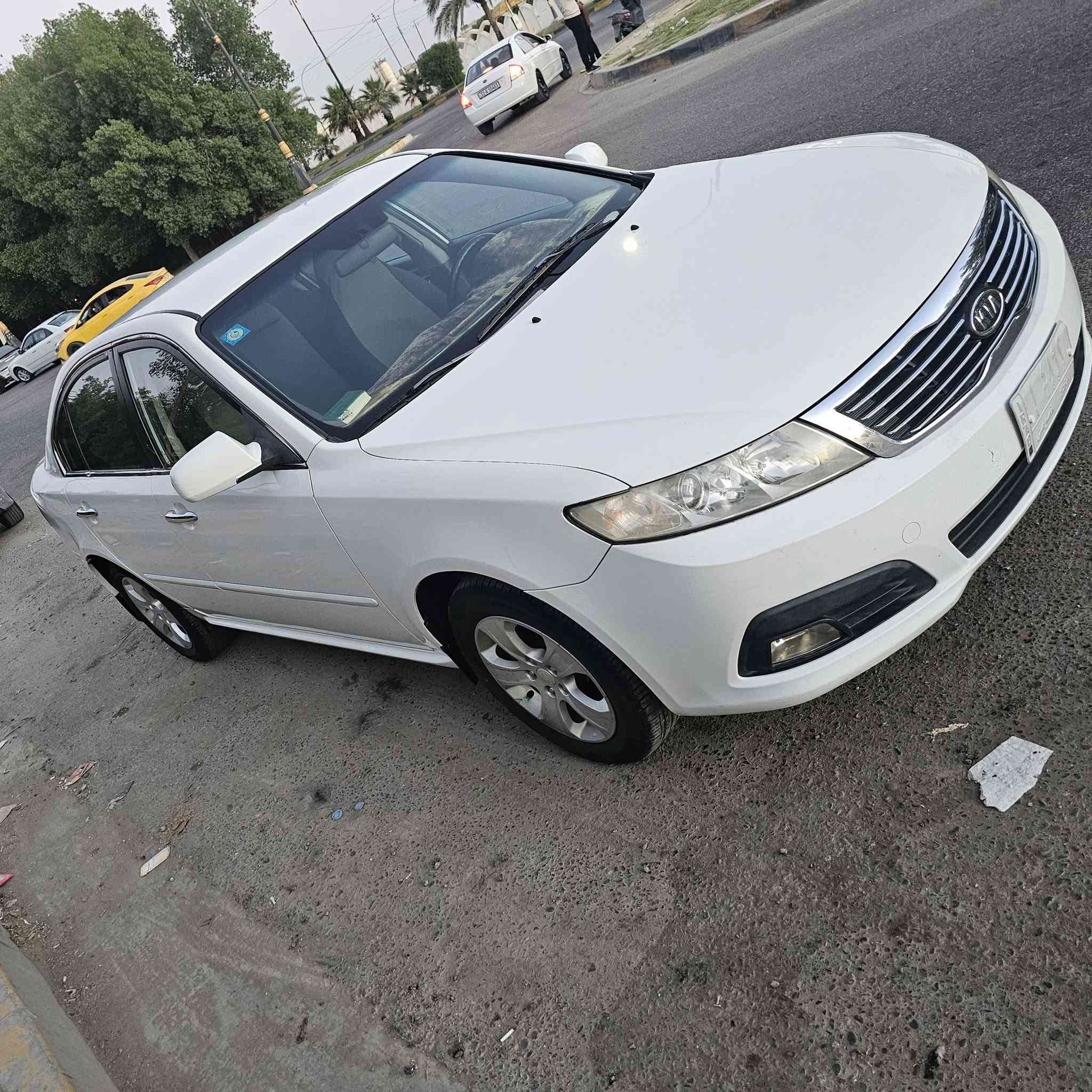 سلام عليكم  يالله ياالله 🤲🏻 موديل 2009 خليجي مصبوغه عام كلير. جماليه مكينه وكير حجم مكينه 2400 سياره جديده رقم بغداد بسمي تحول مباشر ***********
