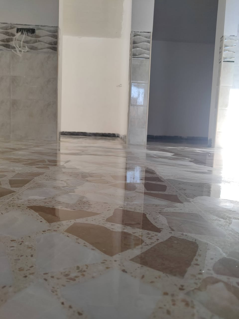 جلي موقعي كاشيتك تعبانة بعدهة اتصل 📲 علا الارقام /***********
جلي نتظيف وتلميع عمل كامل و ابسعار مناسبة 💵  كلي كاشي مرمر كرانيت جميع الارظيات
