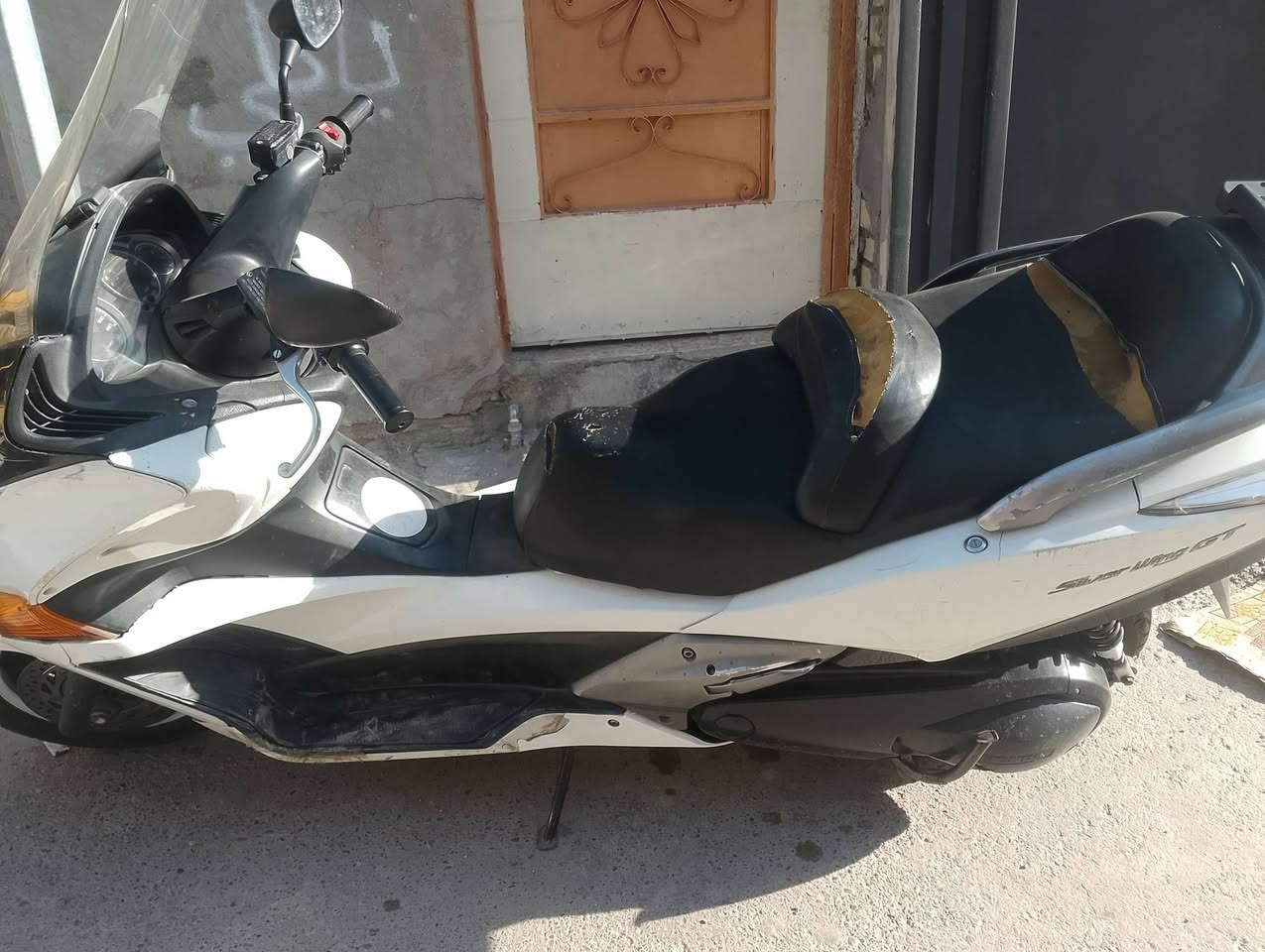سلام عليكم دراجة سلفر ونج جيتي 400 مديل حديث دراجة مكينة كفالة سبانة ملايحتهة كهربائيات كلهة شغالة شلعة ومعدل رون واحد ونص دراجة رايدهة15 وبيهة مجال عنوان بغداد شعلة واتساب ***********
