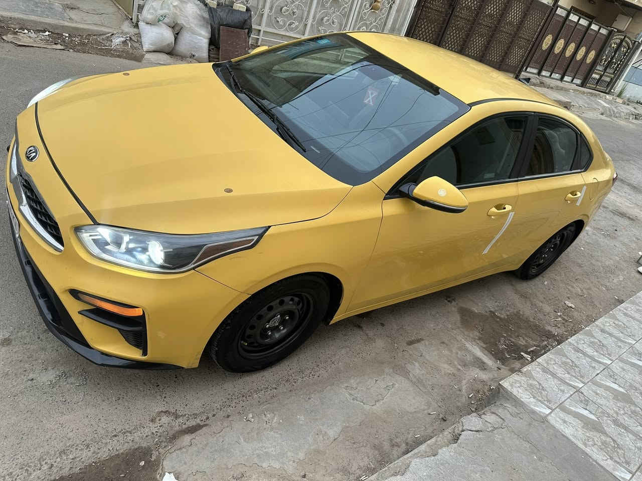 يا الله سلام عليكم  
فورتي موديل 2019
وارد امريكي  فقط بنيد مبدل حادثها  طخه خفيفه بل بابين
رقم بغداد ابسمي  تحويل ثاني يومً 
بغداد الحريه  
رقم فقط اتصال  ***********
سعرها  125
