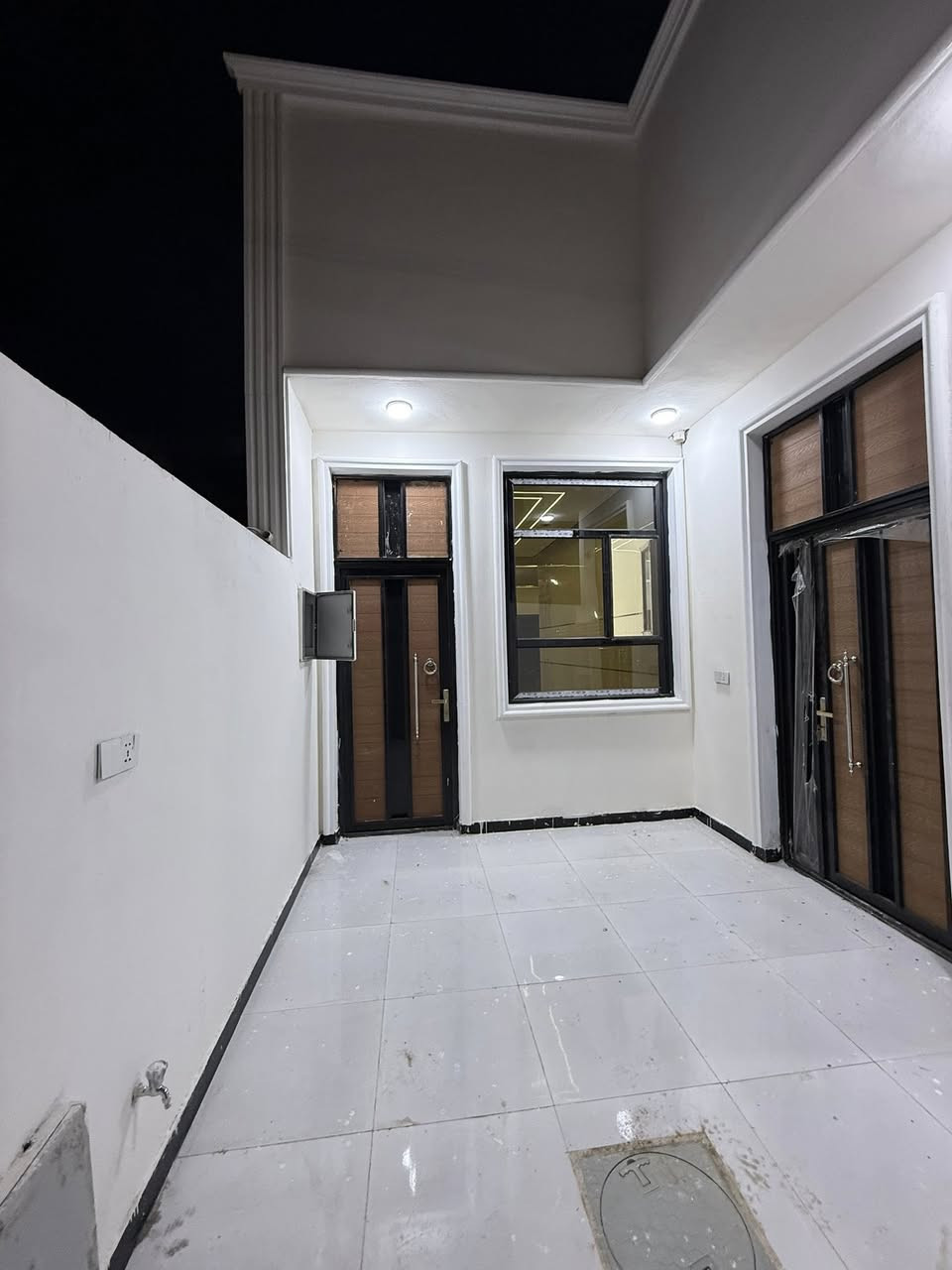 السلام عليكم
دار للبيع السماحه150م🏭🏭 طابو رزاعي 

العنوان: ملحق قريه الغدير

مواصفات المنزل :… يحتوى على غرفتين نوم وصاله ومطبخ واستقبال وصحيات داخليه وخارجيه 

فوول مواصفات بناء درجه اولى

للاستفسار *********** 

او مراجعه مكتب المعمار

#ملاحظه يوجد لدينا بيوت وقطع اراضي بجميع المساحات

للاستفسار***********
