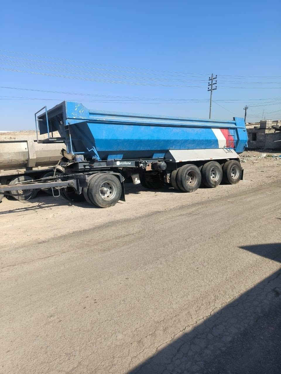 مقطوره حوضيه للبيع العنوان الدوانيه تخم تاير جديد كفاله *********** او *********** السعر 140 الطول 725 جديده 21 متر الوزن 9 طن
