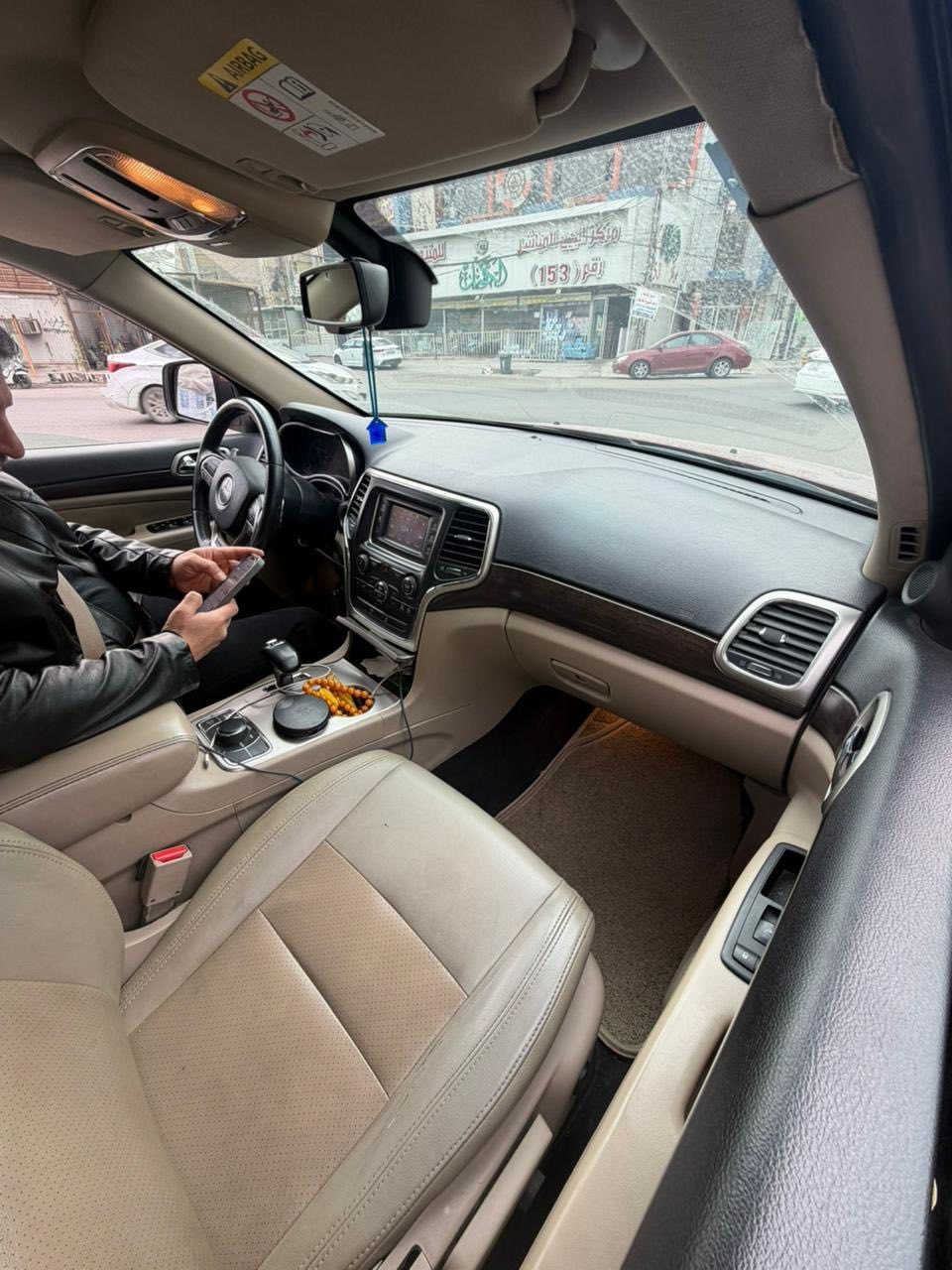 كفاله عامة السياره 
جاهزه من كلشي السيارة 
كل نقص مابيها 
رقم إنكليزي الجديد بغداد 
سنوية جديده 
بااسمي السيارة 
موصفات 
فتحة 
داخل جلد 
دفع رباعي 
كشن كهرباء 
معروف موصفات الاريدو 
مكانها بغداد حي العامل 
السعر 230 
للاتصال 
***********
