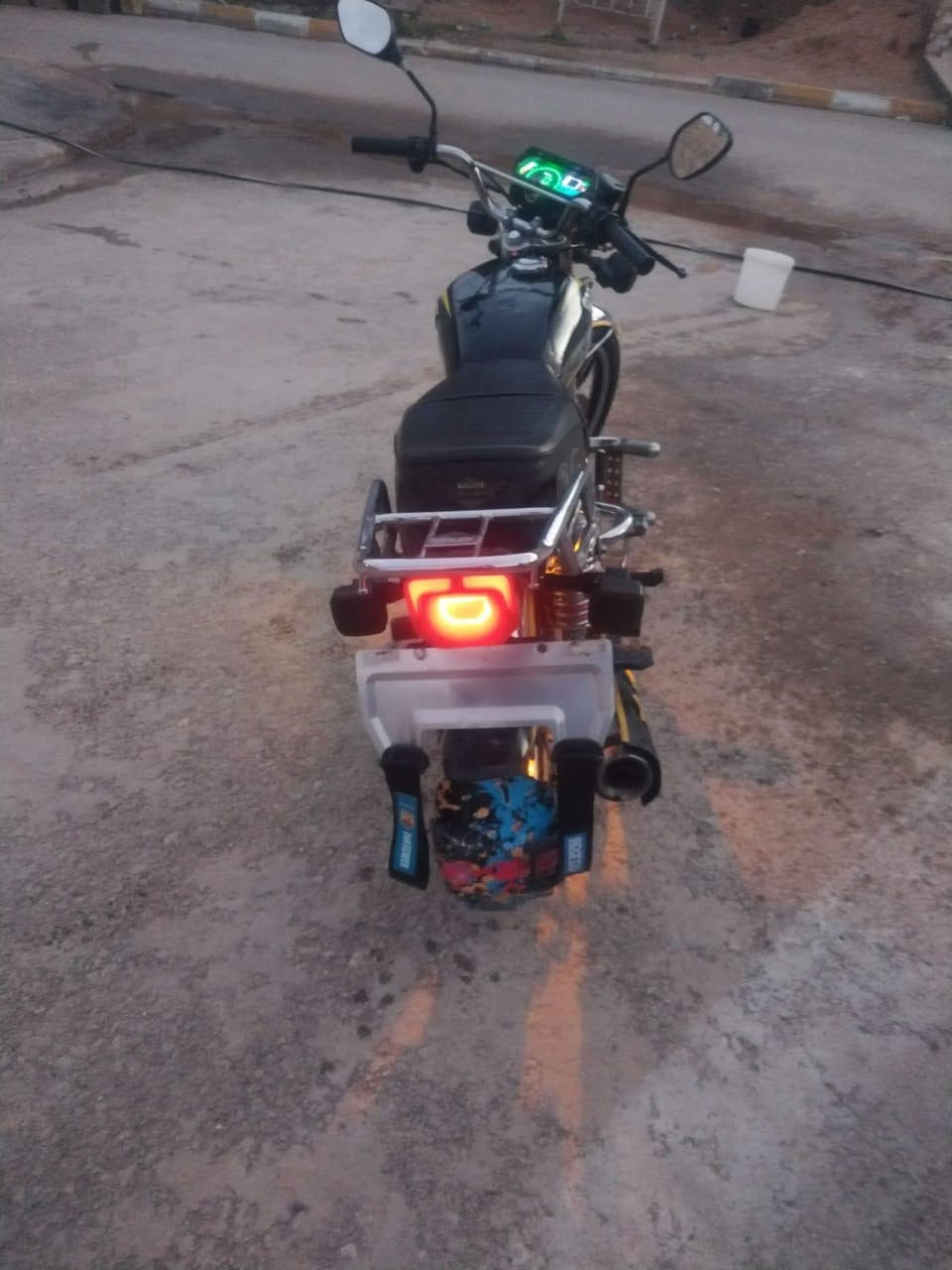 *********** السلام عليكم معروضه دراجه للبيع 2023 شكل 2024 واراوس حسب القناعه الاستفسار خاص مفتوح
