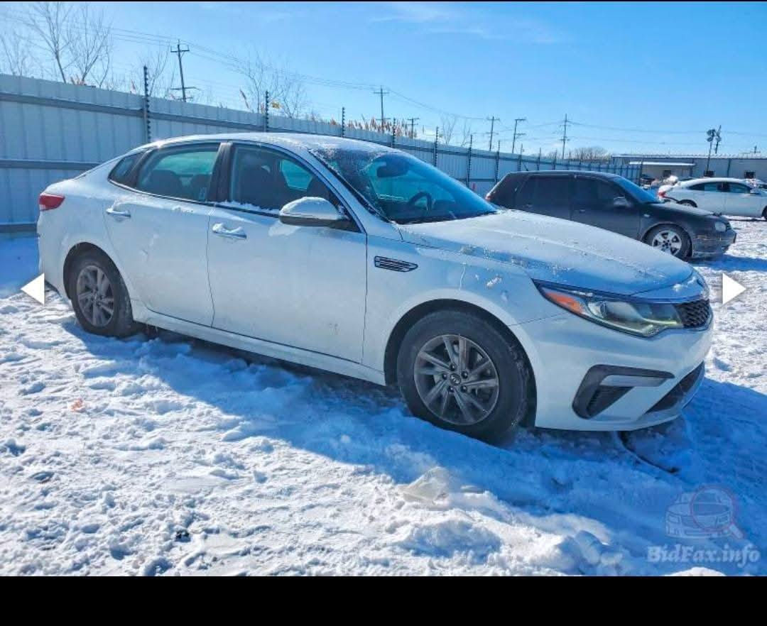 سلام عليكم 
كيه وبتيمه وراد مريكي موديل ((2020))
(رقم ربيل تحويل لو وكاله حاضر)) كفاله من ضربه وتبديل كله اليبل واحد مكينه وكير وحداديه وطخم تاير وكهريات كله شغاله داخل جديد مكان سياره بصره سعره((128)) وبيه مجال ))((***********)))((***********)))
