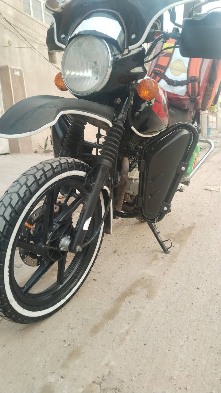 بوكسر مديل ٢٢ مرقم بغداد بسمي مجفته شركه رايدها ٢٤٠٠ بيها مجال قليل اتصال فقط ***********
