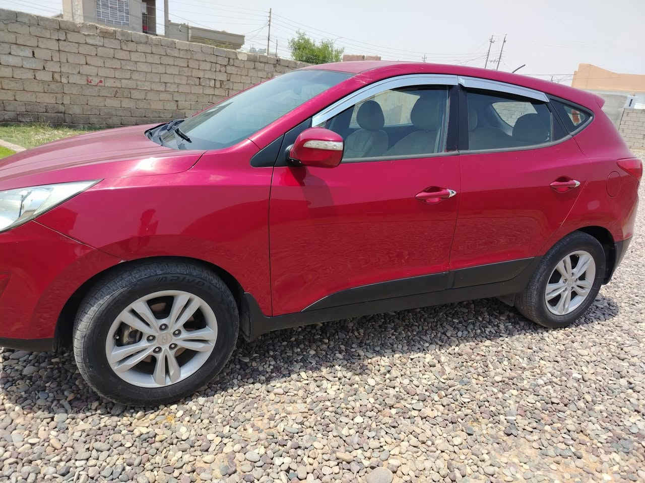 للبيع سياره تاكسون خليجي اللون احمر موديل 2014 كلين بدون ضرر ماعايزها اي مصرف رقم أربيل دولي كامله مكمله السعر 140$ وبيها مجال بسيط👈السونار موجود 
للاستفسار اتصل ***********
