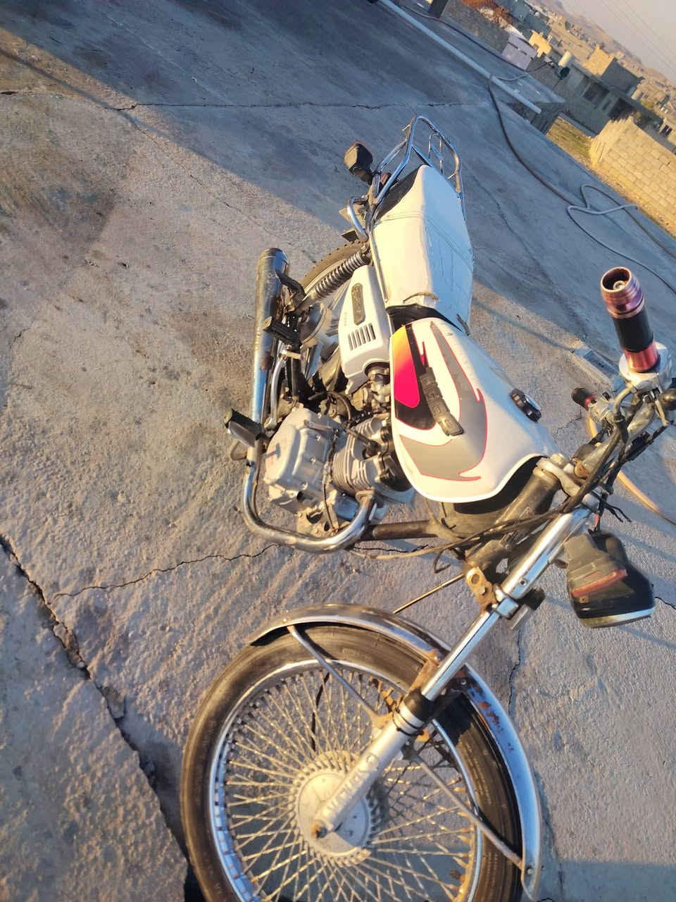 السلام عليكم ورحمة الله وبركاته ماطور للبيع تايكر 2020 محرك مبدل ولفات محرك نضيف لا مخمش ولا يلمع كلو وكاله بس الويل الورا نجمه دبلات كلهن شغلات كزوز كاتم مال 24 ابو الختم الماطور يعوزو دشبول فقط لا غير
#ملاحظة_لا_تخابر_شبي_مابي_كلشي_مكتوب_سعرو_مناسس_جوا_300الف
اتصال ***********
ايضن خاص موجود يرهم مراوس ب ايفون
