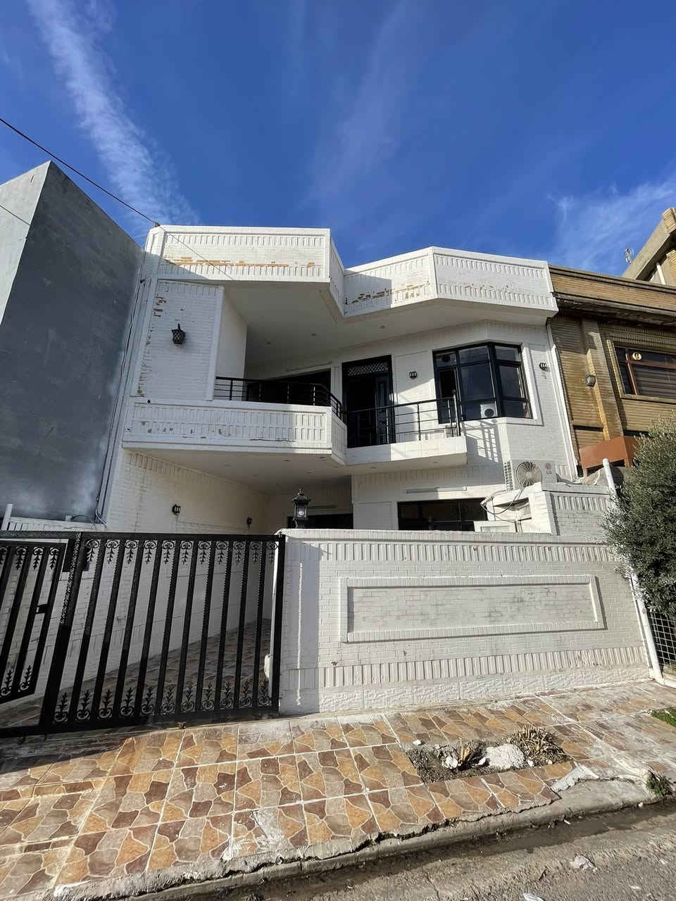 بيت للبيع في حي قه ره بوو 
مساحه 135متر مربع طابوو 
يتكون ٤غرفه نووم طابقين
,,,,,,,,,,,,,,,,,,,,,,,,,,,,,,,,,,

***********.watsap📲

***********.watsap📲
,,,,,,,,,,,,,,,,,,,,,,,,,,,,,,,,,,,,,,
#اربيل #سليمانيه #زاخؤ #بغدادالعراق #بسرا #بسرا #فلوجه #انبار #سامراء #جميع #عقارات #خليج دبي
